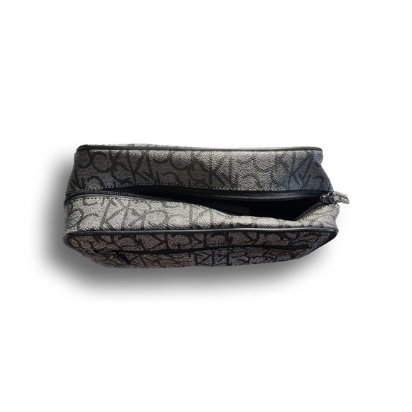 Calvin Klein CK monogram toiletry bag. - Picture 2 of 2